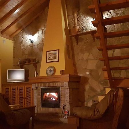 Casa Rural El Casillo Del Abuelo Goyo Pensionat Navarredonda de Gredos Exteriör bild