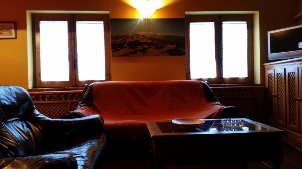 Casa Rural El Casillo Del Abuelo Goyo Pensionat Navarredonda de Gredos Exteriör bild